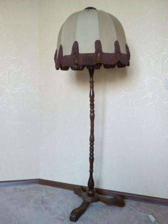 2 одинаковых торшера